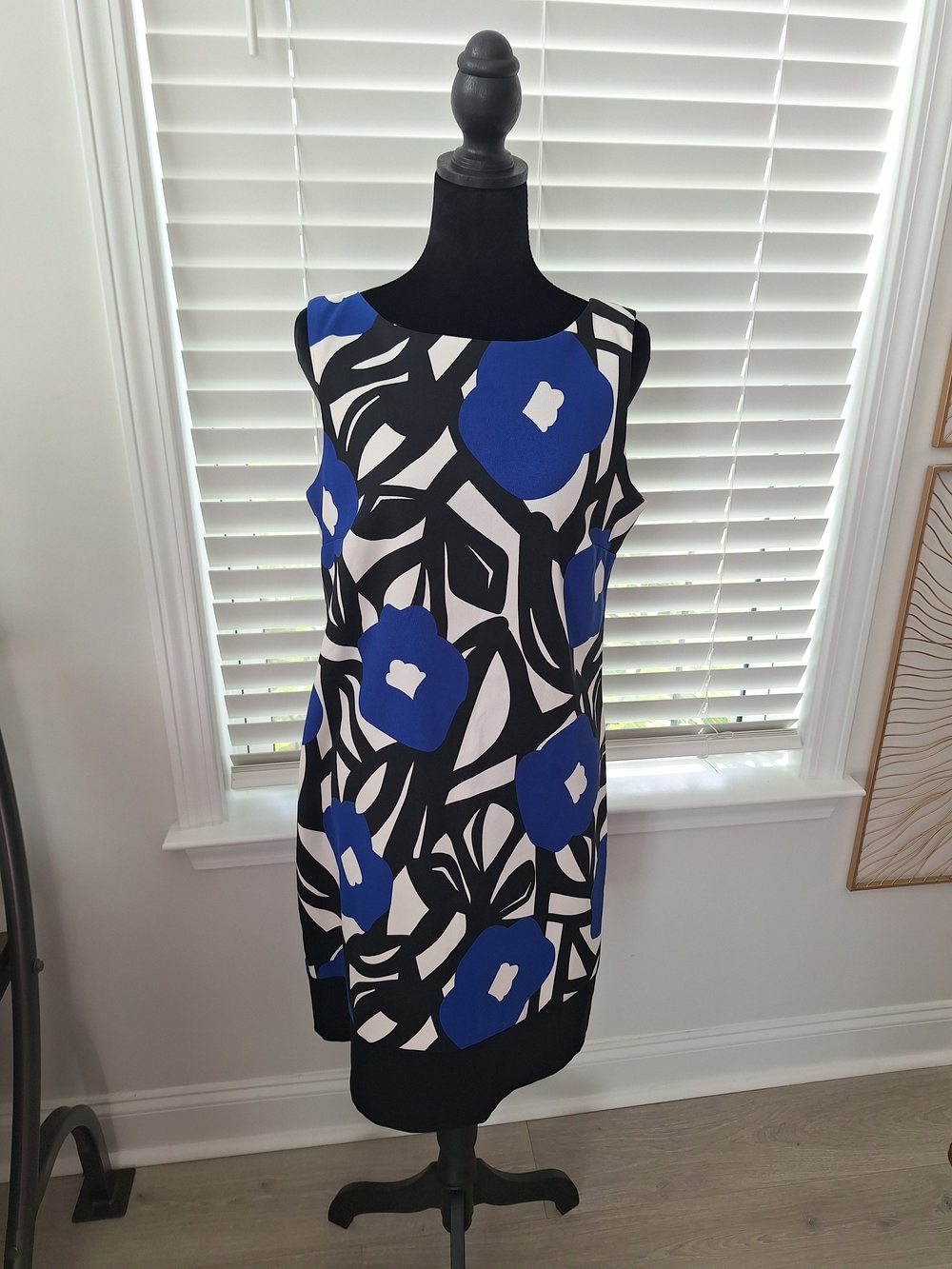 AB Studio Blue, Black & White Floral Sleeveless Shift Dress